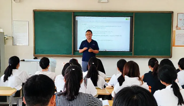 师资培训中性能表现如何影响教学效果